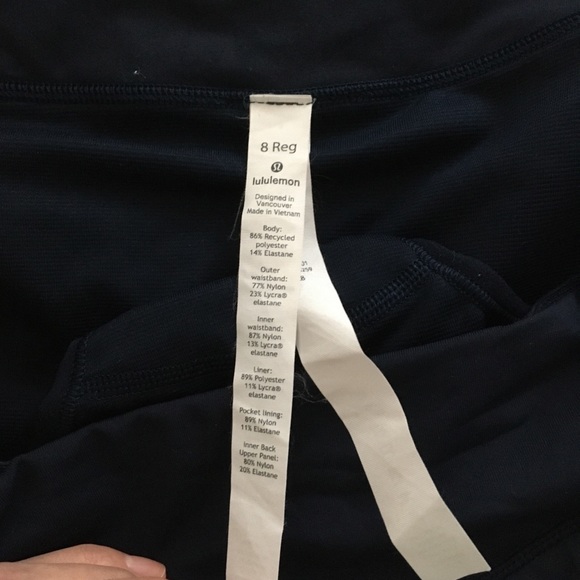 Lululemon Speed Up shorts - Picture 4 of 5